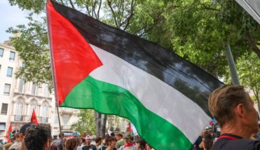 Altercation entre des manifestants propalestiniens et des clients attablés dans une zone piétonne à Nice