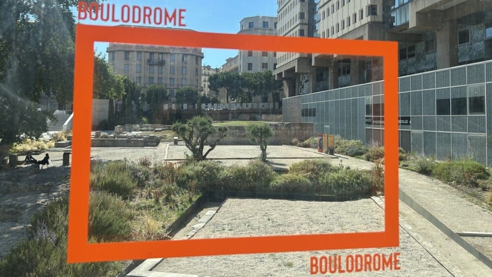 Depuis l'ouverture de l'expo Pétanque !, on peut s'affronter à la pétanque dans le Port antique du musée d'Histoire de Marseille (1er), où un boulodrome a été aménagé.