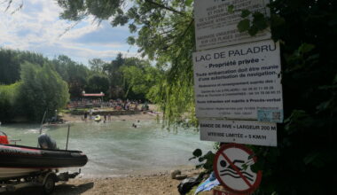 Près de Grenoble. Le cadre (très) flou de la baignade dans ce lac prisé : "La situation est atypique"