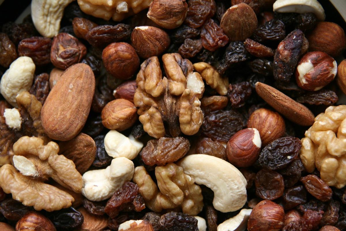 Quels sont les fruits secs à éviter pour ne pas faire grimper son taux de cholestérol ?