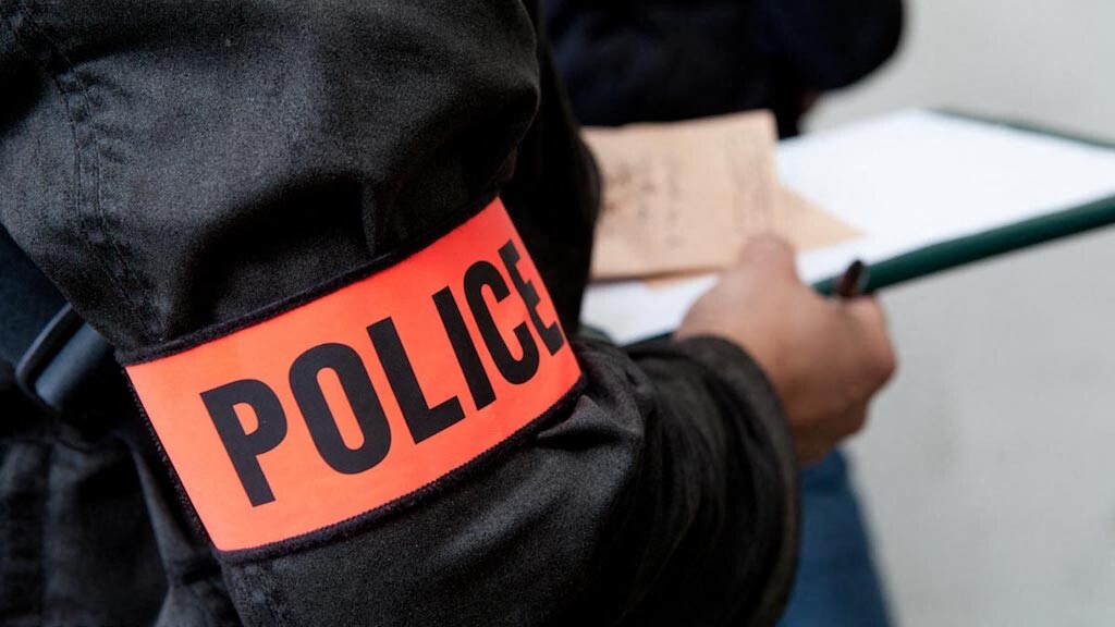 un SDF poignardé et grièvement blessé dans un point de deal, de la cocaïne saisie