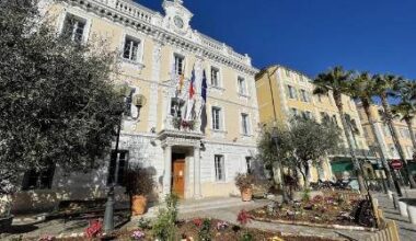 un terrain légué pour la petite enfance finalement vendu à un projet privé, l’opposition s’indigne