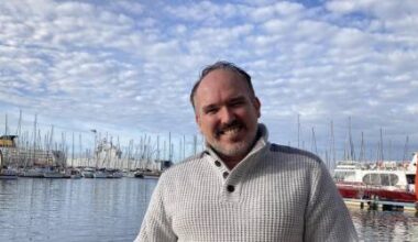 Olivier Gilbert, ex-auxiliaire de vie contraint de dormir dans sa voiture, signe deux nouveaux romans