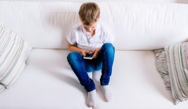 Avoir un smartphone avant 13 ans pourrait entraîner des conséquences bien plus lourdes qu'on ne l'imagine