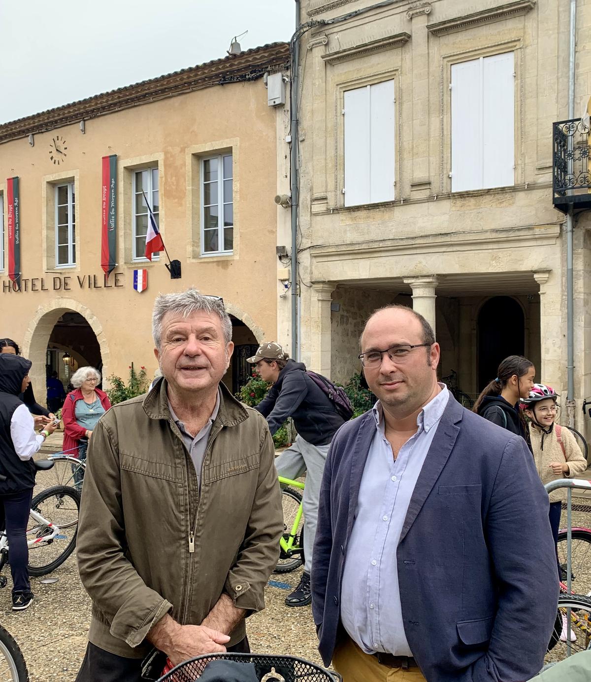 Eric Roux, directeur de la Rock School Barbey et Christophe Miqueu, maire de Sauveterre-de-Guyenne en septembre 2024.