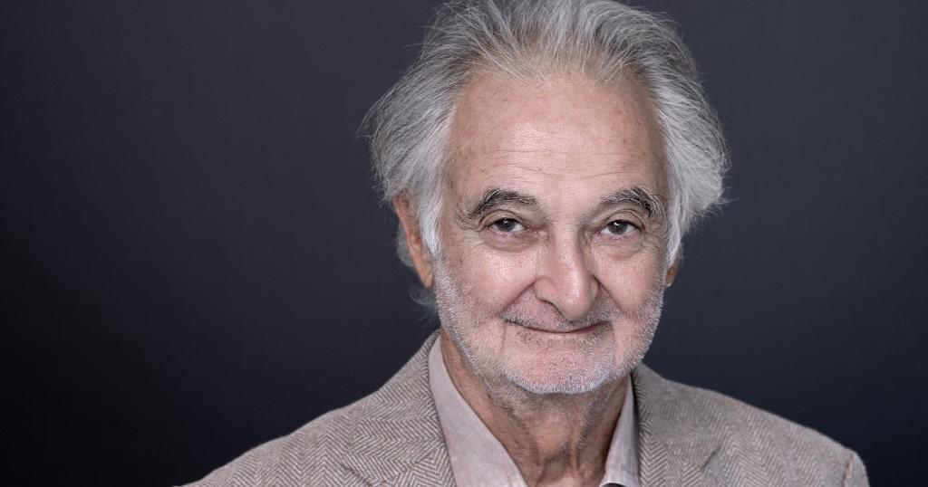 Jacques Attali: "L'UE aurait dû montrer ses griffes, mais elle s'est couchée devant Donald Trump" - rts.ch