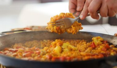 Plat de riz safrané aux légumes.