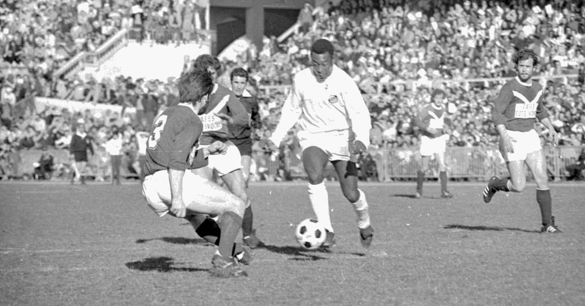 le but du « Roi Pelé » au stade Lescure à Bordeaux
