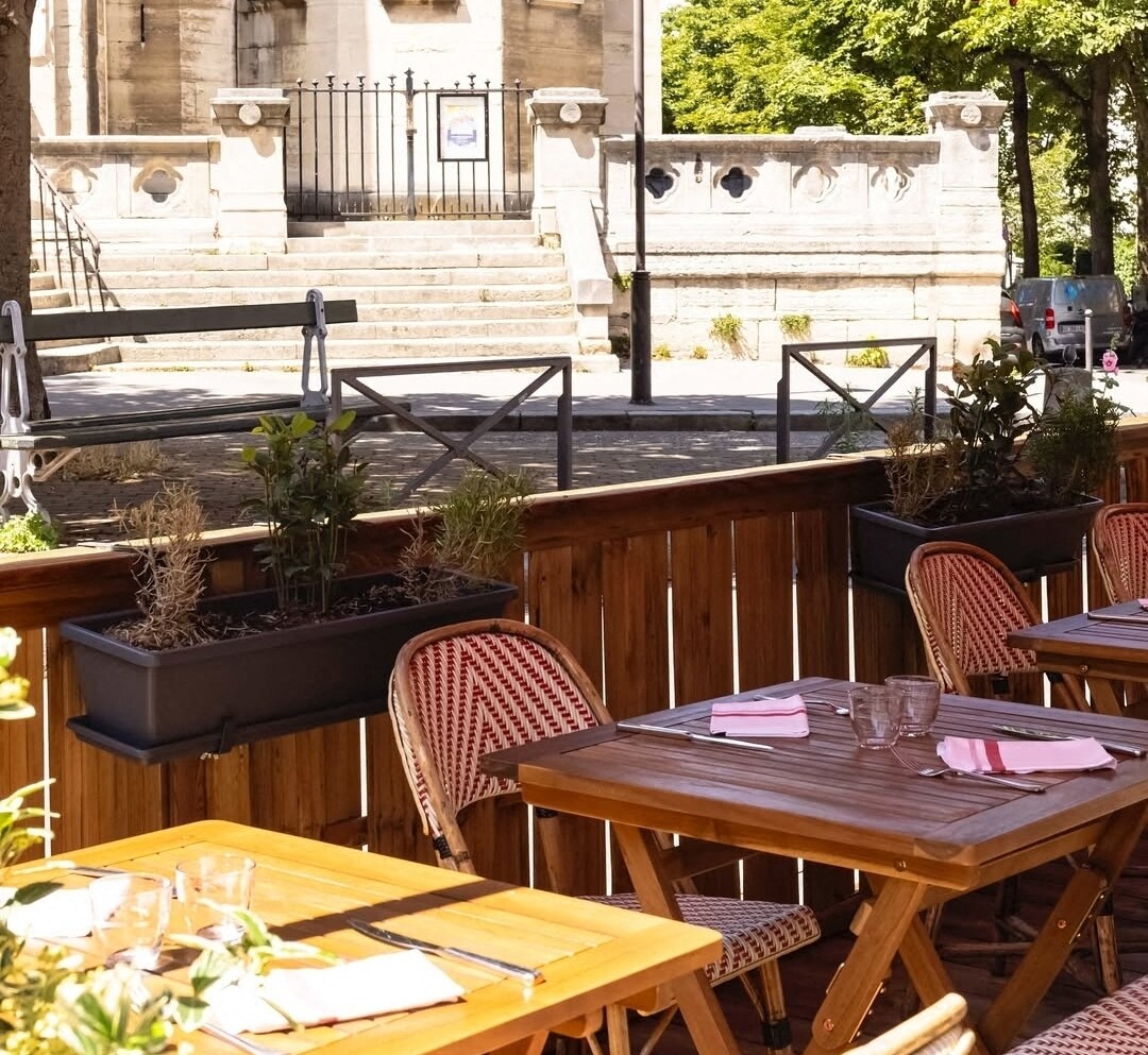 à Paris, ce bistrot de quartier, caché dans un cadre bucolique, est une vraie pépite