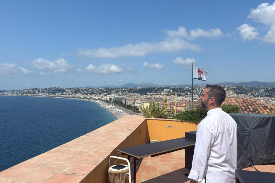 Le chef, Damien Andrews, est à la tête de ce restaurant éphémère.