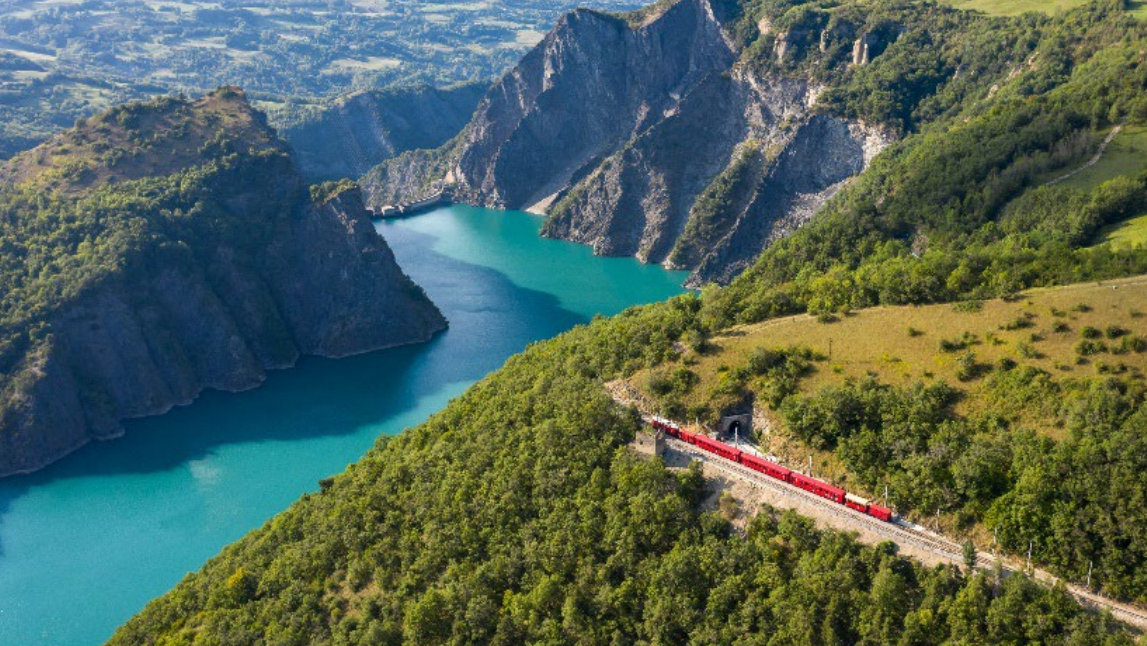 Près de Grenoble. Ce célèbre train des Alpes reprend du service après des semaines à l'arrêt