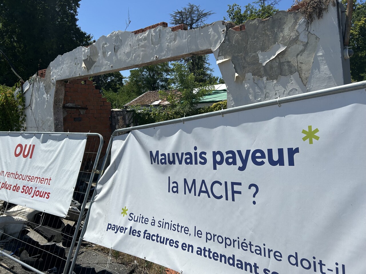 sinistré depuis trois ans sans être remboursé, il doit désormais de l’argent à son assurance
