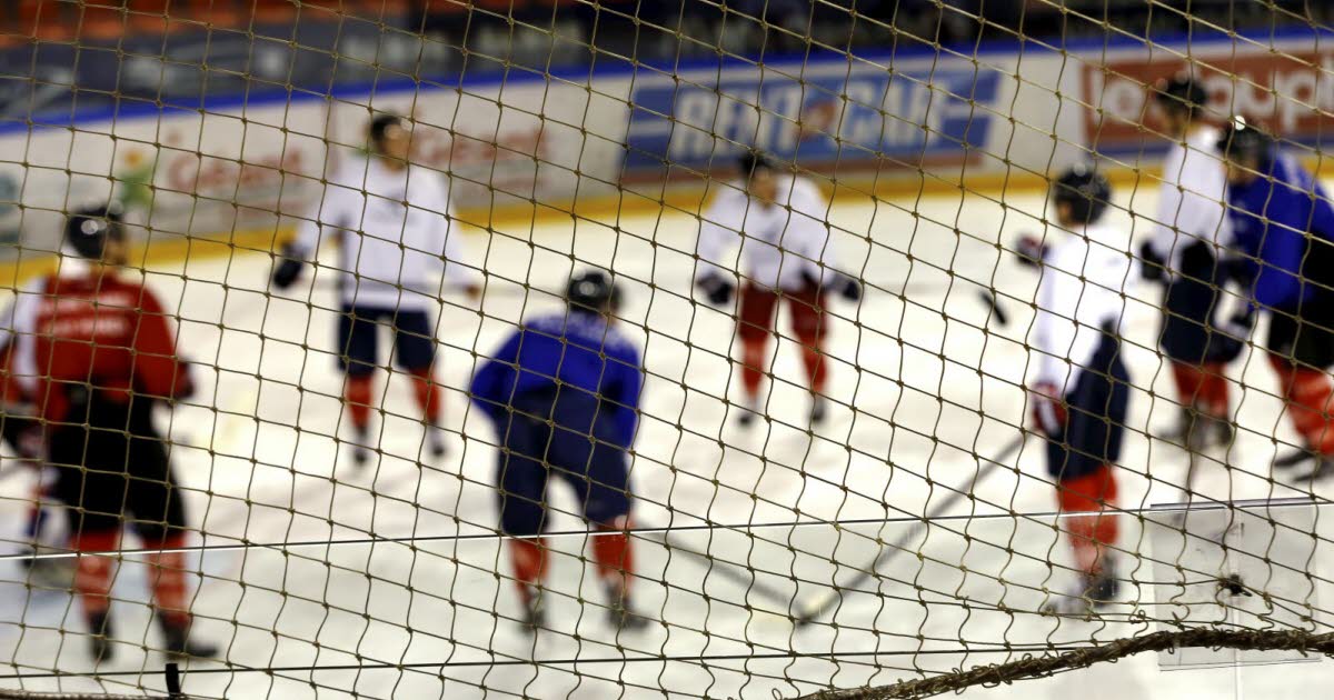 un match de hockey sous haute surveillance