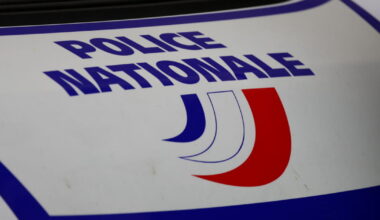 un chauffard fonce sur un policier et le blesse à la main