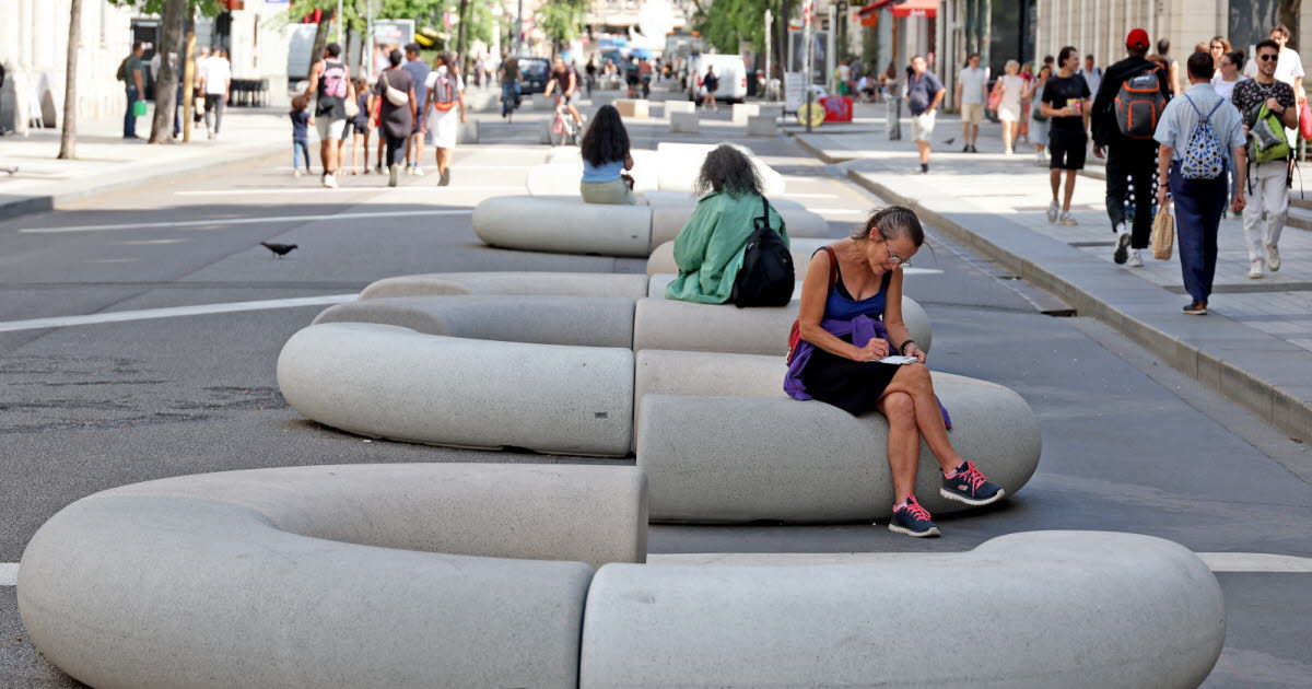 ces bancs qui font parler, en attendant les plantations