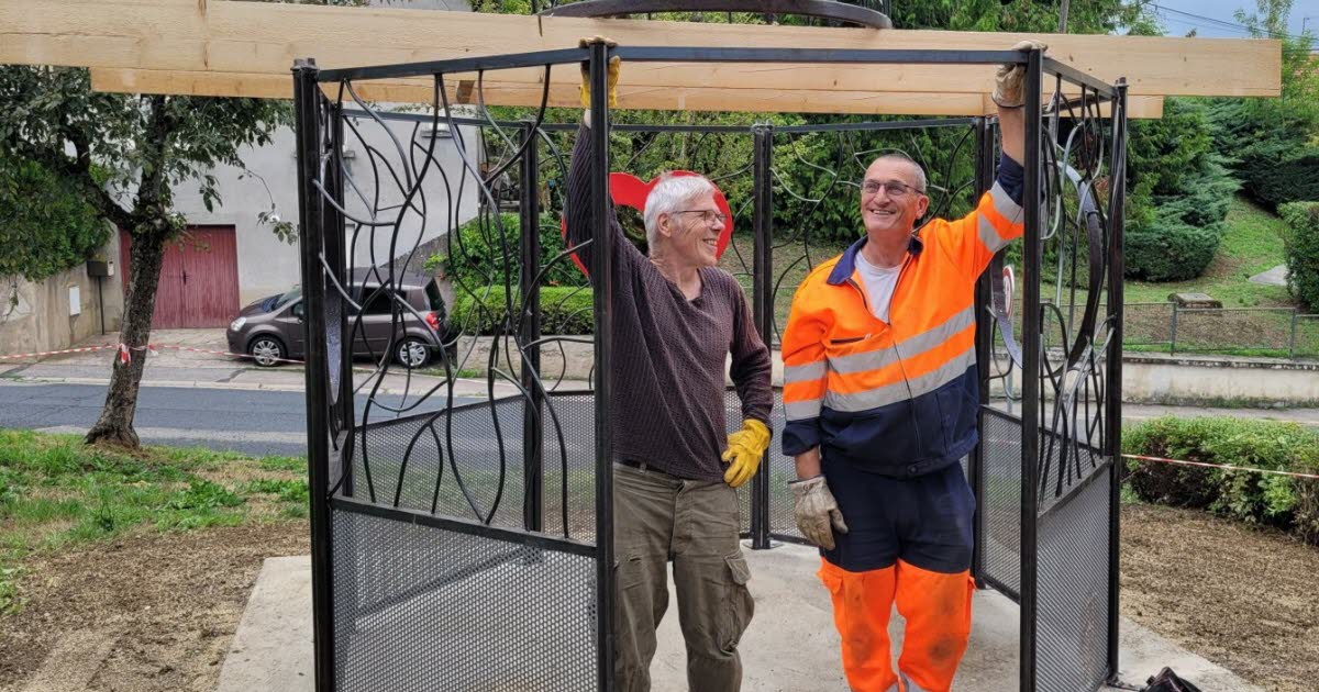 Chaligny. Une gloriette installée devant la mairie pour accueillir les photos de mariage