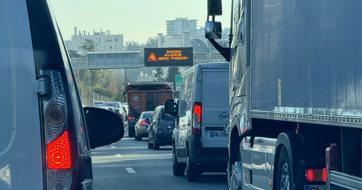 la circulation perturbée pendant (au moins) deux mois