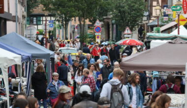 à la braderie, rosbif et bonnes affaires
