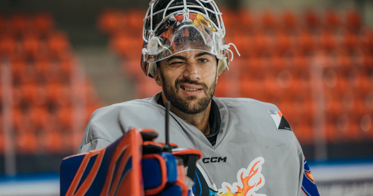 En images - Hockey sur glace. Du monde en tribunes, des sourires, les débuts des recrues : revivez la reprise des Brûleurs de loups