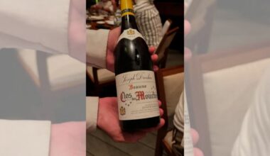 Insolite. En tournée d'été en France, la star du rap américain Travis Scott savoure un vin prestigieux de la côte de Beaune