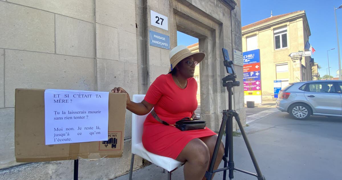 une Mosellane fait un sit-in devant l’hôpital de Nancy pour réclamer le transfert de sa mère