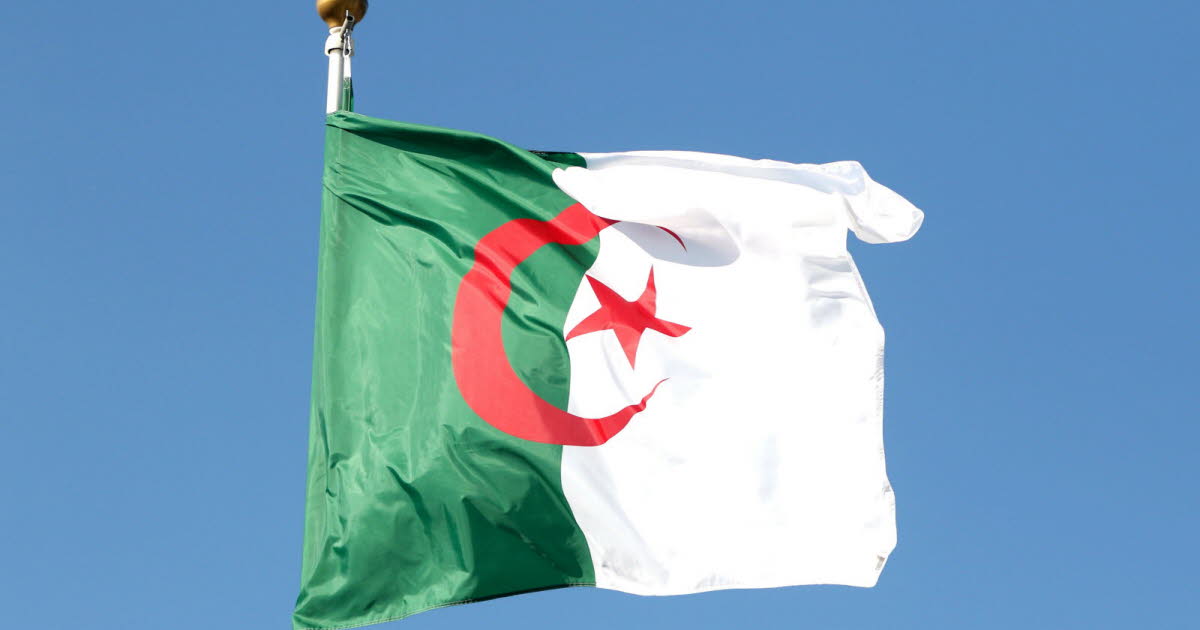 un diplomate visé par un mandat d'arrêt