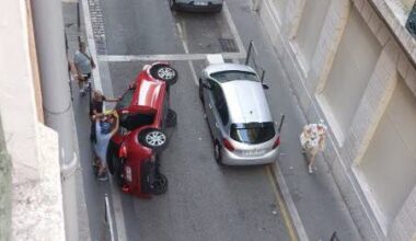 Rhône. Une Toyota se renverse dans une rue étroite des pentes de la Croix-Rousse