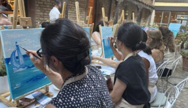 Strasbourg. Des ateliers pour s’essayer à la peinture à l'acrylique avec Andreea Grosu