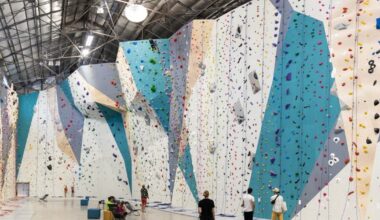 Saint-Étienne. D'un bâtiment industriel à complexe sportif, l’incroyable métamorphose des halles Barrouin