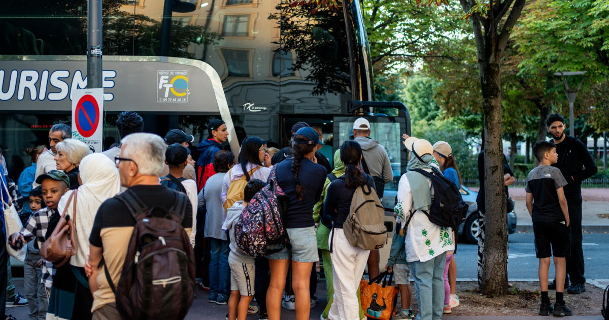 400 enfants du Rhône, 100 bénévoles embarquent pour une « Journée de OUF » à Paris