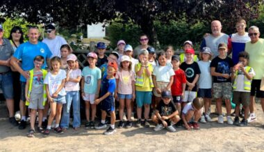 Laneuveville-devant-Nancy. Initiation à la pétanque pour les enfants du centre de loisirs de la MJC