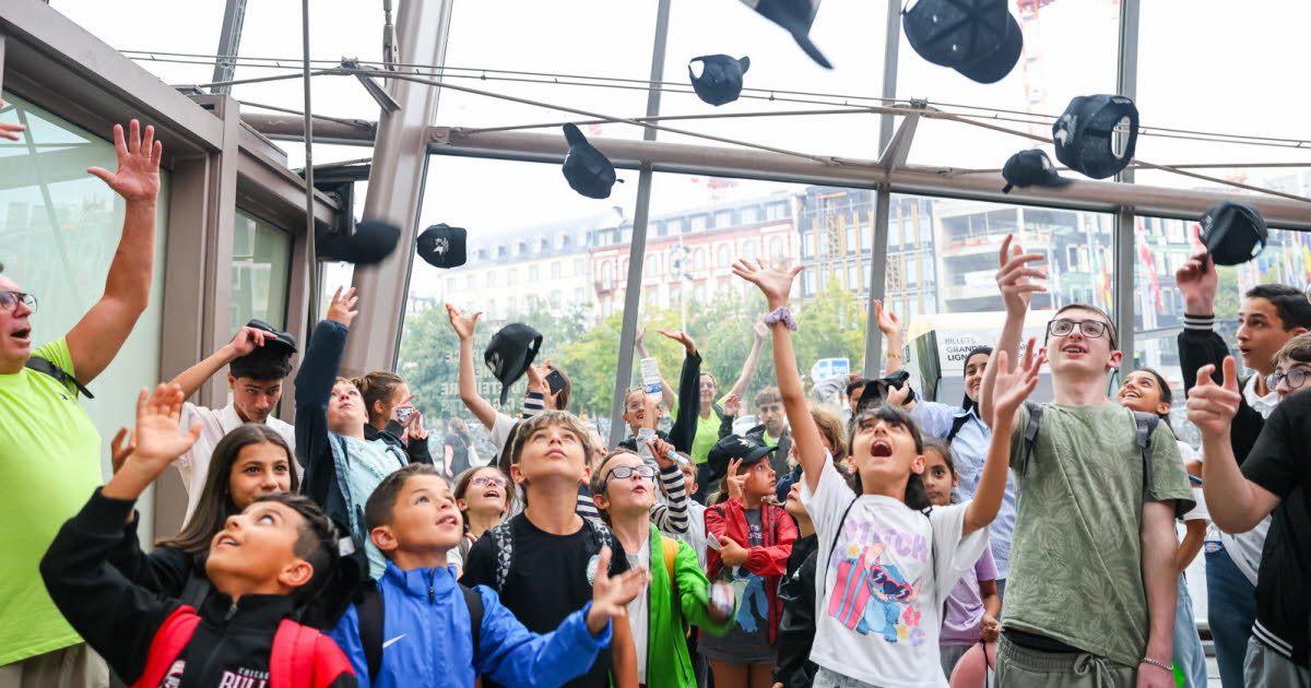 Strasbourg. 250 jeunes Bas-Rhinois à Paris pour une journée de vacances "de ouf !"