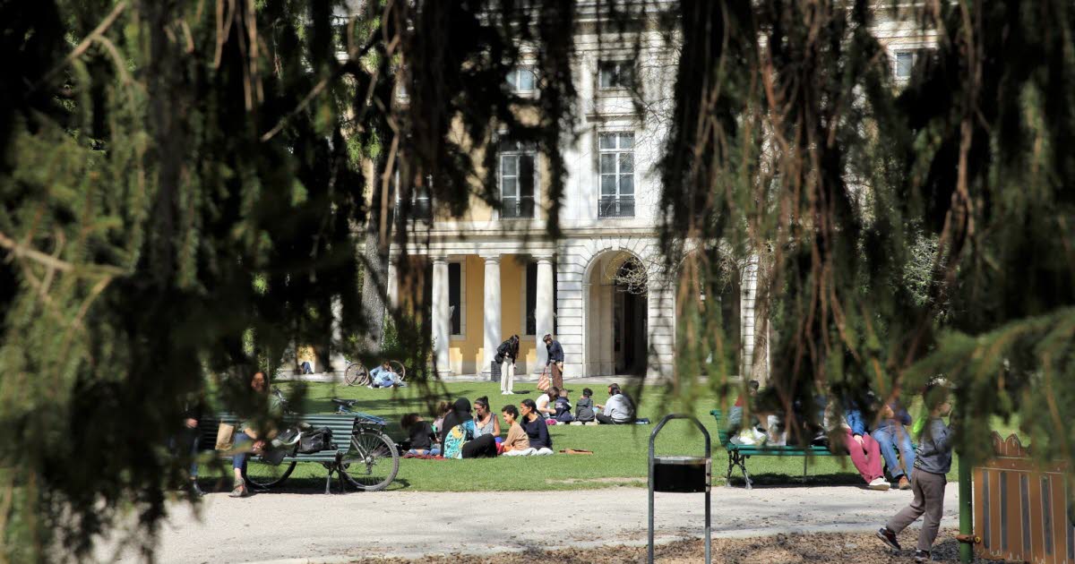 Grenoble. Des lectures pour les plus petits au jardin des plantes Joséphine Baker