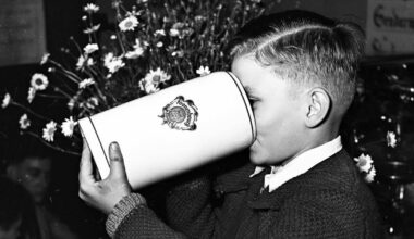 En images. L'enfant buveur de bière... Dans les archives du Progrès de Lyon en 1953