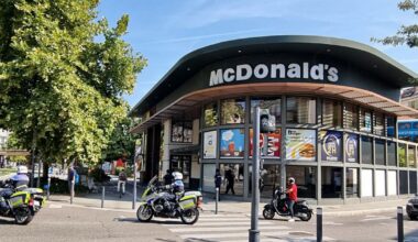 Grenoble. En retard pour son bus et ne pouvant être remboursé, il avait blessé le manager du McDonald’s à coups de couteau