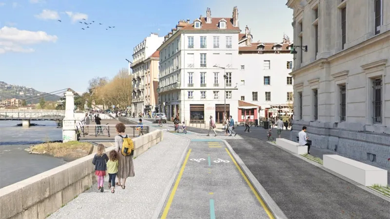 Au niveau de la maison de l'Architecture et de la place de Berulle, le projet prévoit la création d'une plateforme donnant sur l'Isère.