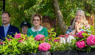 La famille royale de Norvège soudée et souriante malgré ses tourments lors de sa dernière sortie estivale