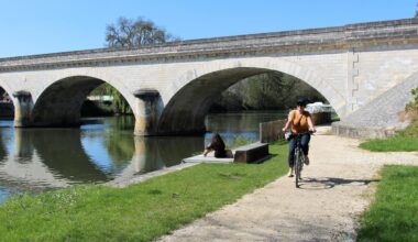 25 km à vélo entre châteaux et gabares