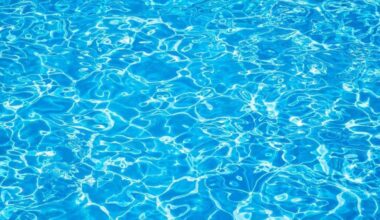 Coincée sous l’eau au fond d’une piscine, une fillette de 8 ans sauvée in extremis de la noyade à La Seyne