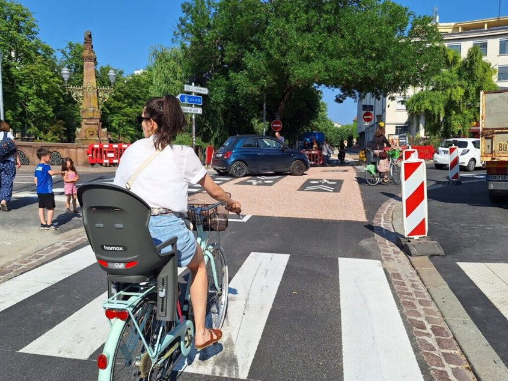 Strasbourg. Liés au ring vélo, ces nouveaux aménagements sont jugés dangereux : "C'est une horreur"