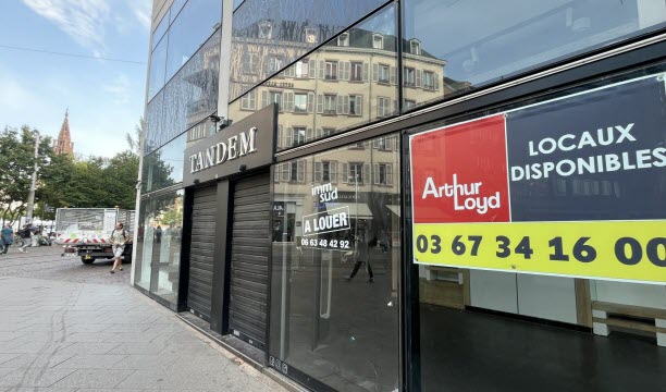 Plus récemment, le magasin de prêt-à-porter Tandem, installé au numéro 3 de la très passante place Kléber a discrètement fermé ses portes.   Photo Alizée Chebboub-Courtin