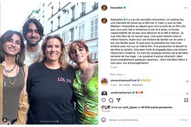 Lisa Azuelos et ses trois enfants sur le tournage de « LOL 2.0 », en 2025.
