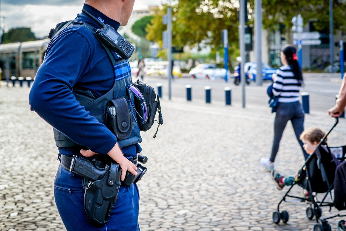un homme interpellé après un comportement inquiétant envers une adolescente