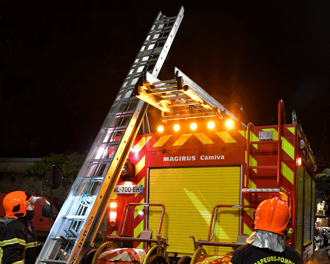Une vingtaine de pompiers mobilisés pour une maison incendiée en plein centre de Bordeaux