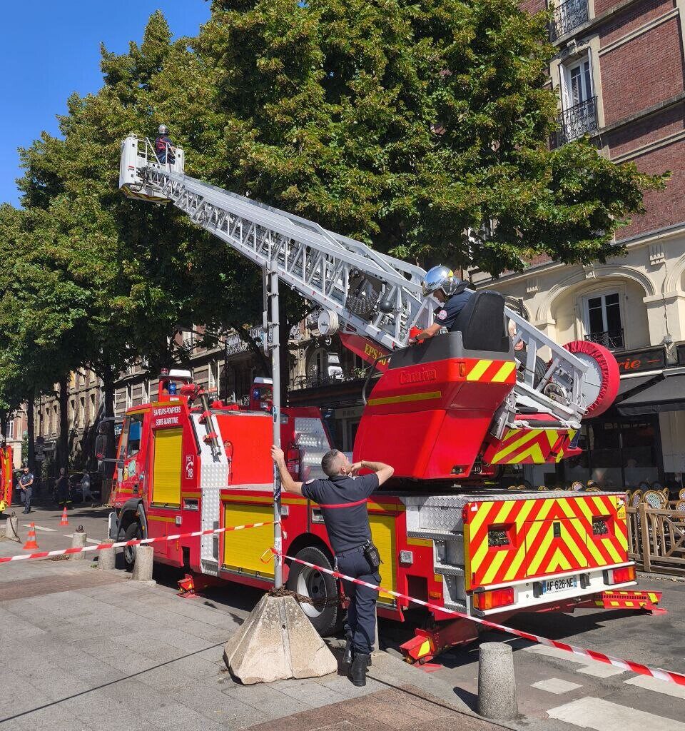 que se passe-t-il place Saint-Marc à Rouen ?