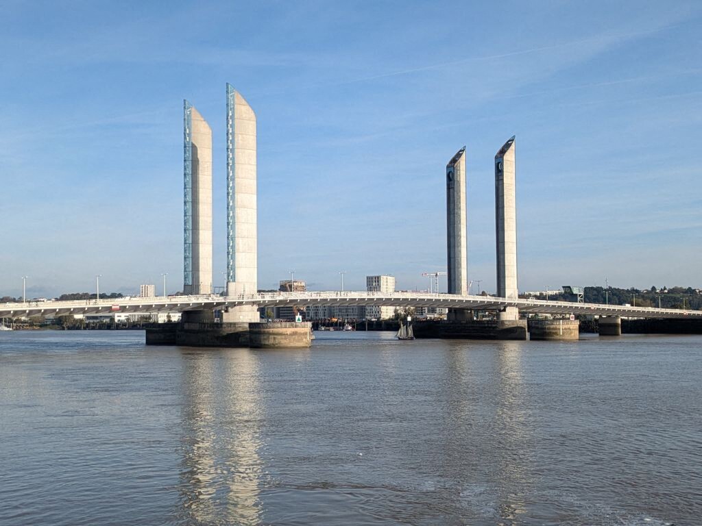 À Bordeaux, le pont Chaban-Delmas fermé à la circulation durant une nuit