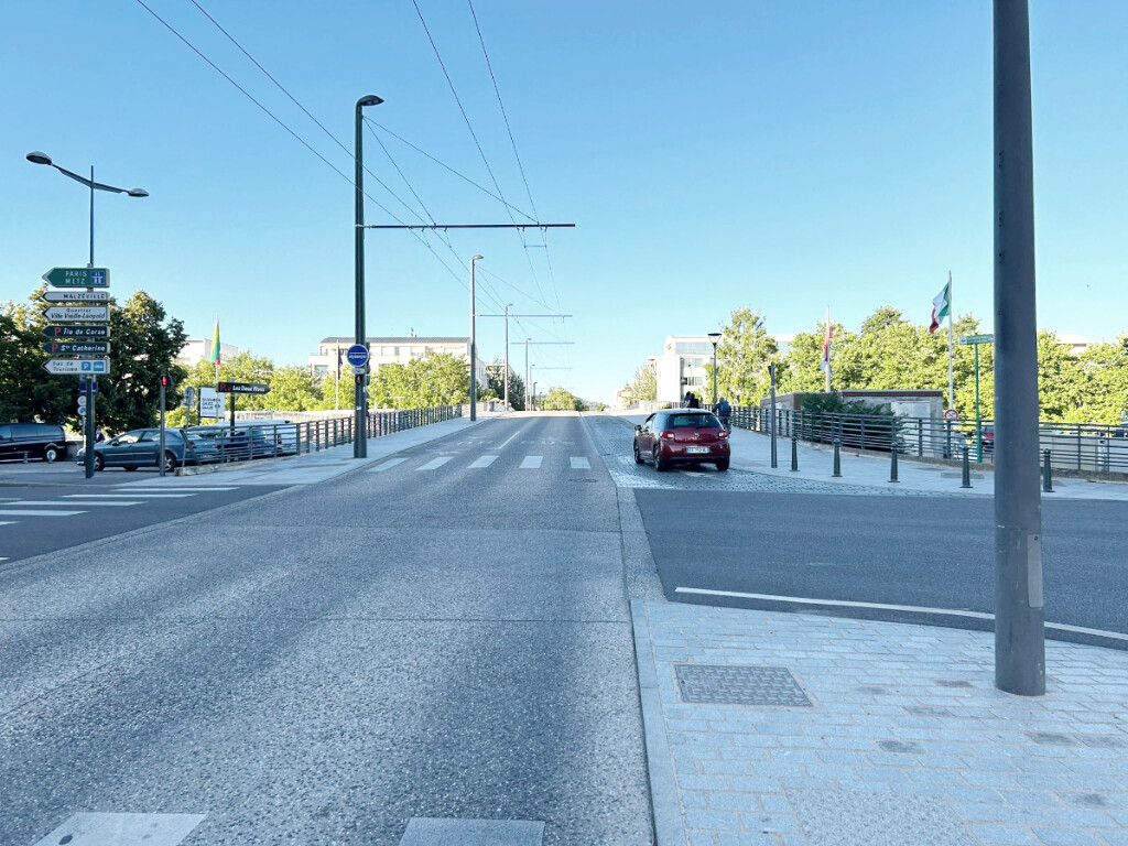 ce pont va être interdit aux voitures à partir de ce lundi