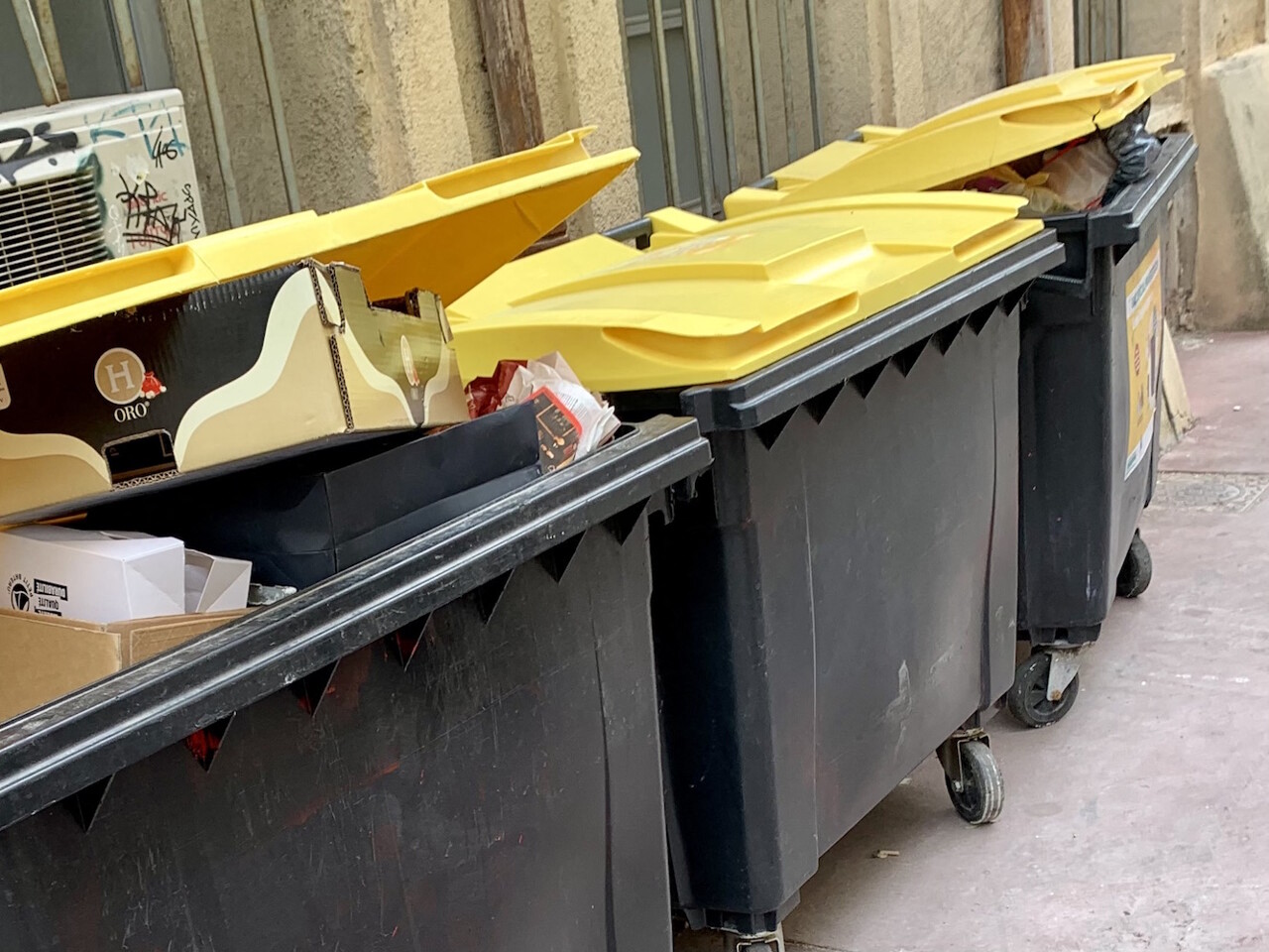 si vous avez l'habitude de jeter ces déchets à la poubelle, il faut arrêter