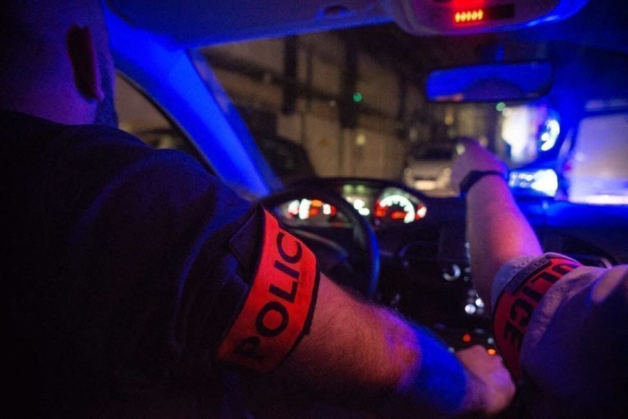 Un jeune homme en urgence absolue rue de Rivoli à Paris, secouru par la police : ce qu'il s'est passé