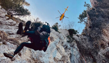 deux alpinistes dévissent sur un glacier du massif des Ecrins et se blessent sérieusement